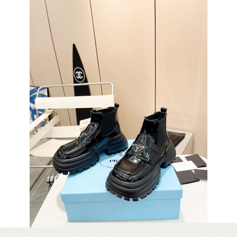 Pra*a leather shoes